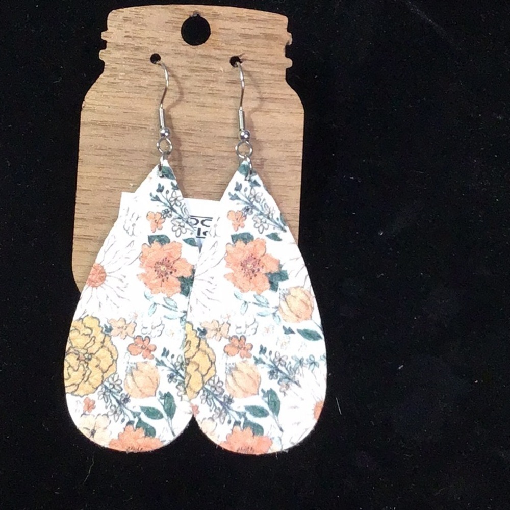 Boho Floral Earrings  (14jj)